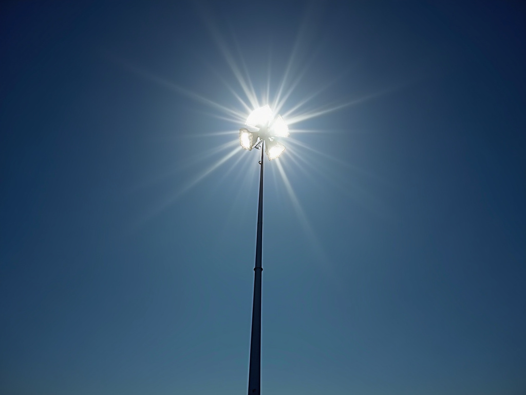 solar flag pole lighting
